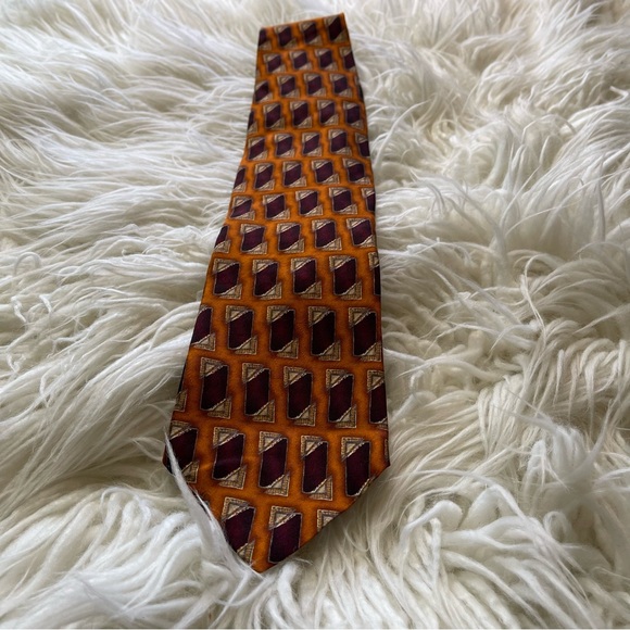 100% Imported Silk Tie by Oscar De La Renta - Picture 11 of 12